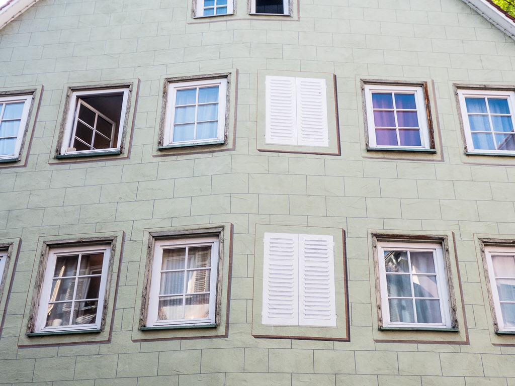Fake-Fenster in der Tübinger Collegiumsgasse
