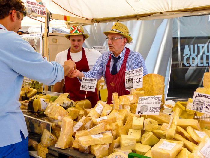 Umbrisch provenzalischer Markt Käsespezialitäten