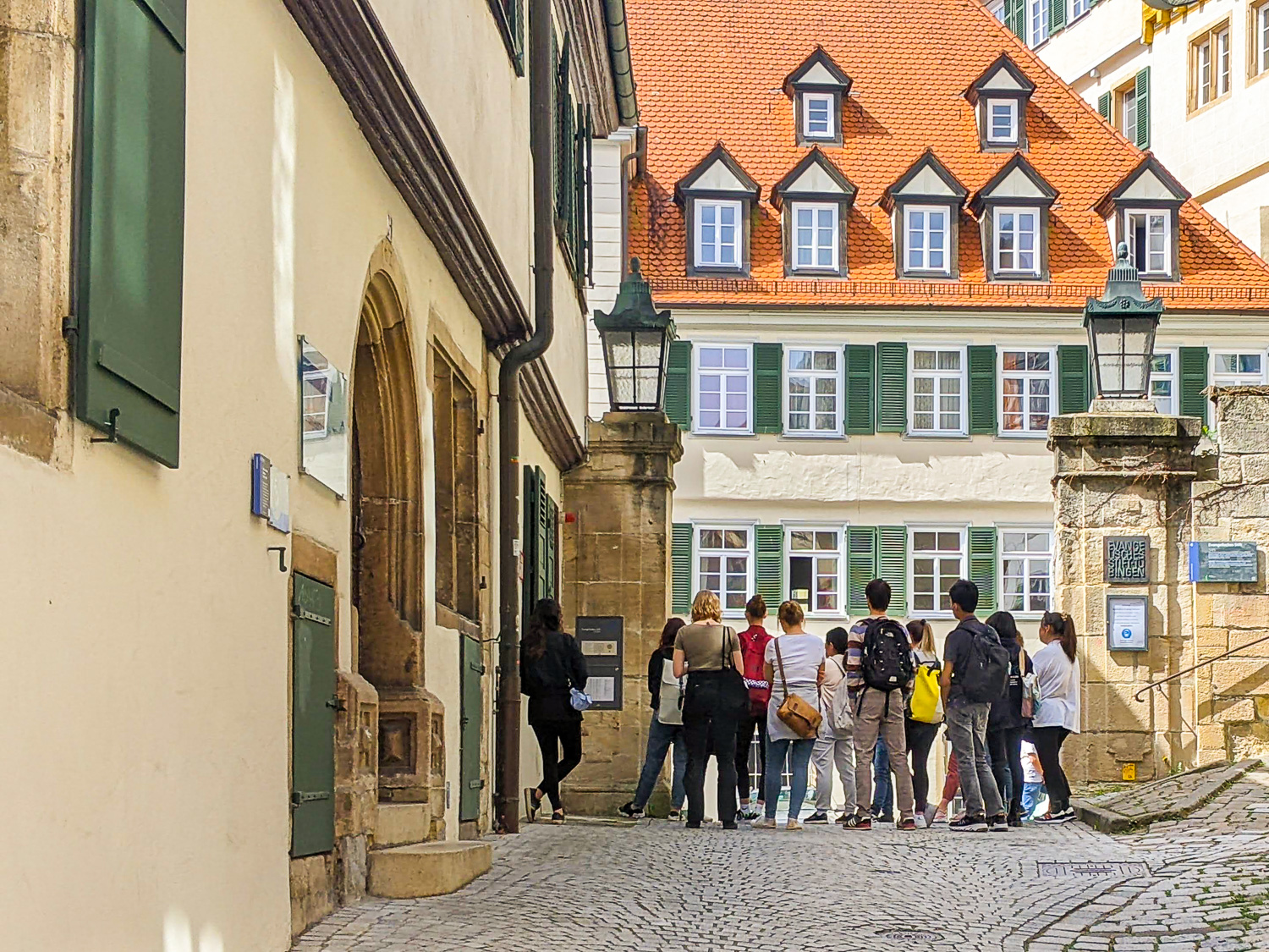 Stadtführung vor dem Evangelischen Stift in Tübingen